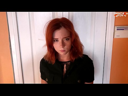 ❤️ A Guardia di Sicurezza hà punitu una bella donna per un tacchettu - Cum in bocca ️ Video sessu à porn co.fotonovelasxxx.ru ❌